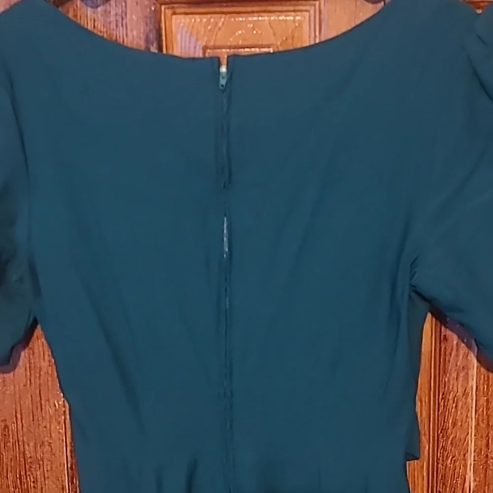 Dress - Picture 6 of 6